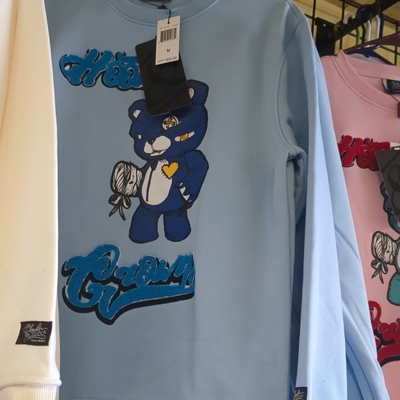 Sweaters - Picture 4 of 9